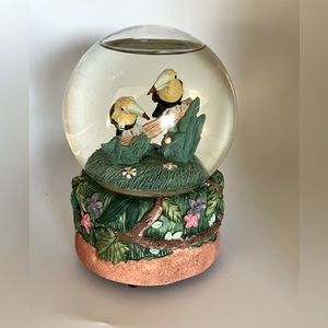 Musical love bird globe